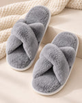 Mules fourrées croisées gris clair