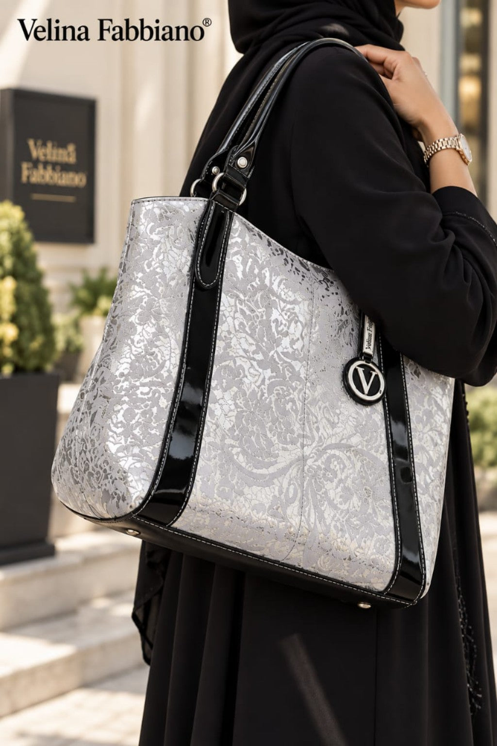 Sac Velina Fabbiano noir et argenté 35 cm - porté épaule